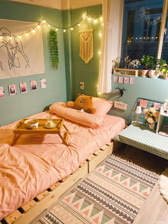 5 mẹo trang trí phòng ngủ nhỏ cho nữ không giường "vibe" nàng thơ